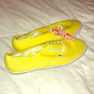 Vans Authentic Lo Pro in Yellow